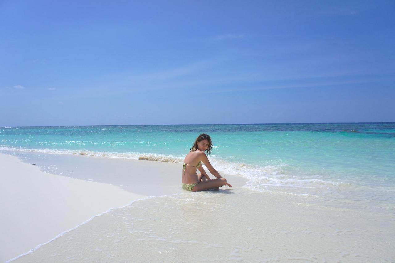 Kaani Beach Hotel At Maafushi Exterior photo