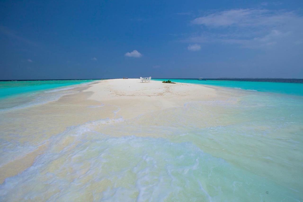 Kaani Beach Hotel At Maafushi Exterior photo